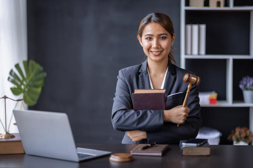 Why hire a no win no fee solicitor on nowinnofee-solicitors.com